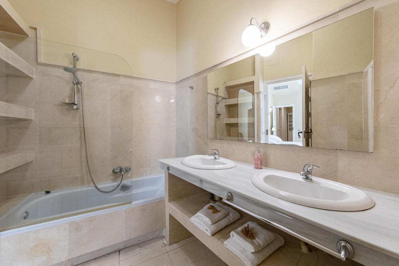 Apartmán Aoa Plaza Santa Marta Sevilla Exteriér fotografie